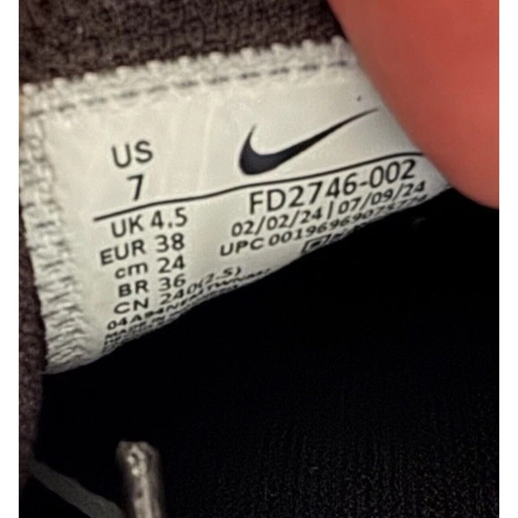 Nike Alpha Huarache Elite 4 Turf Women's Sz 7 White Grey Softball FD2746-001 NEW - Picture 4 of 5